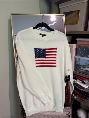 Harper & Ivy White Crewneck Sweater with American Flag Motif